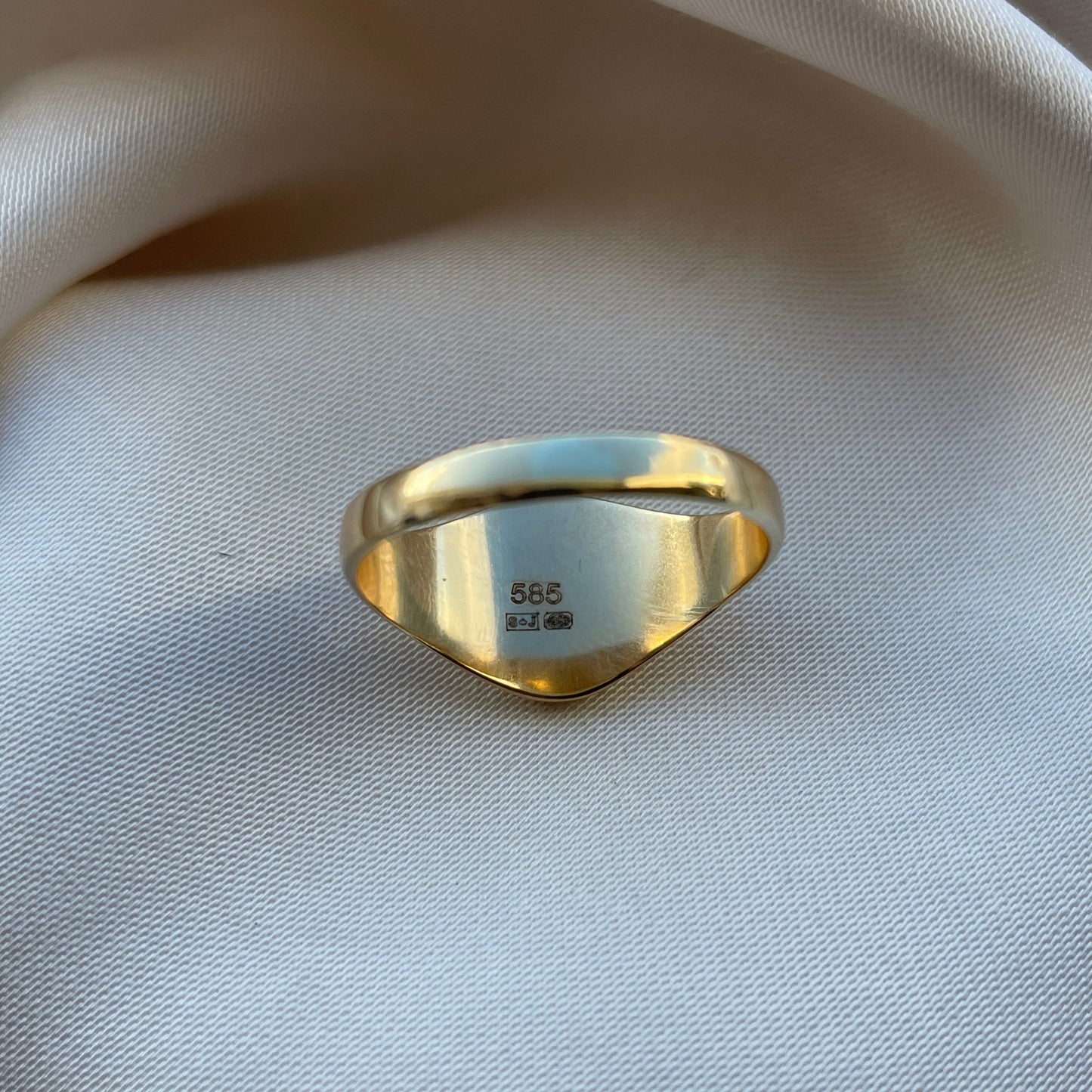14K gouden pre-loved zegelring zonder gravering