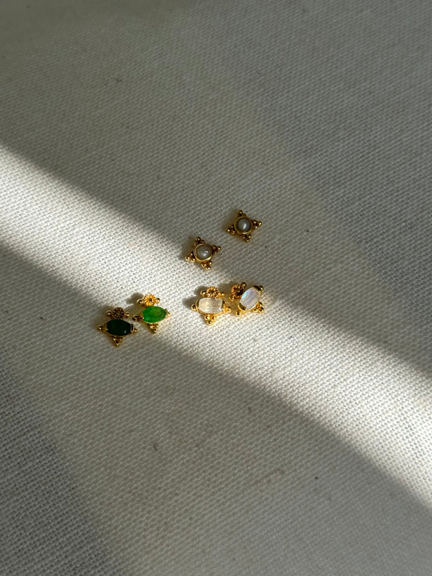 Earring stud with moon stone