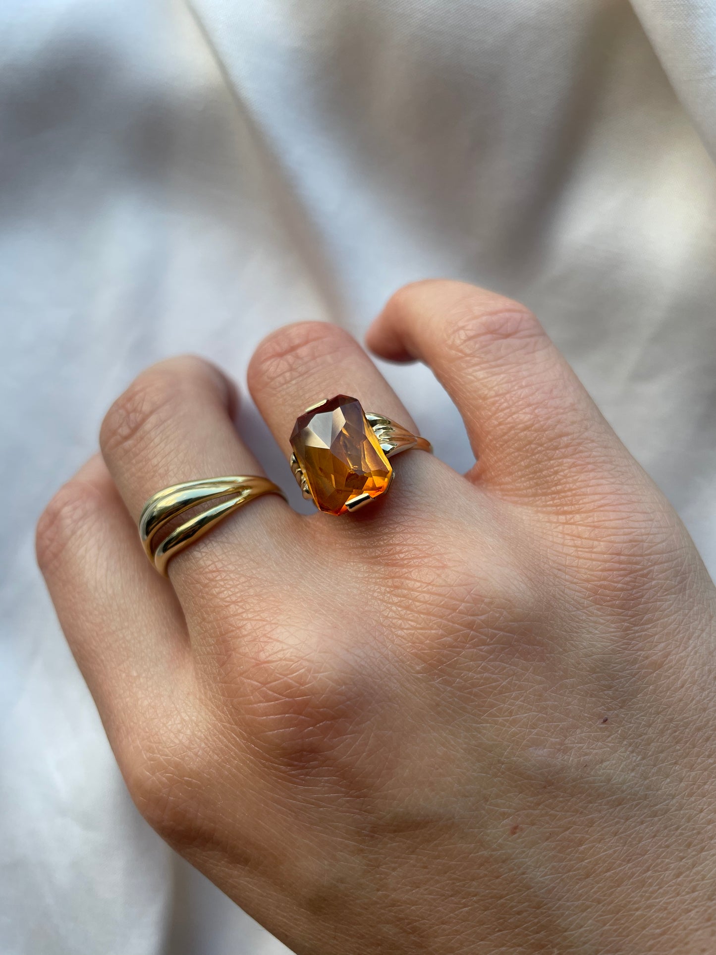 14K gouden vintage ring met oranje saffier