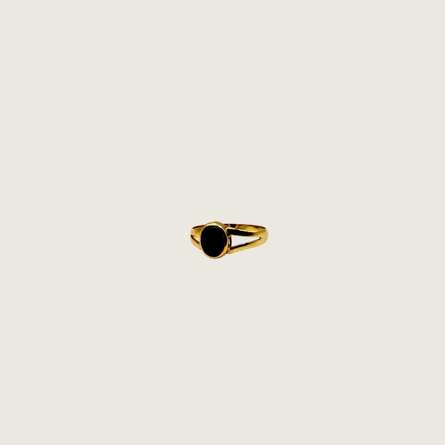 JADE | 14k gouden ring met saffier