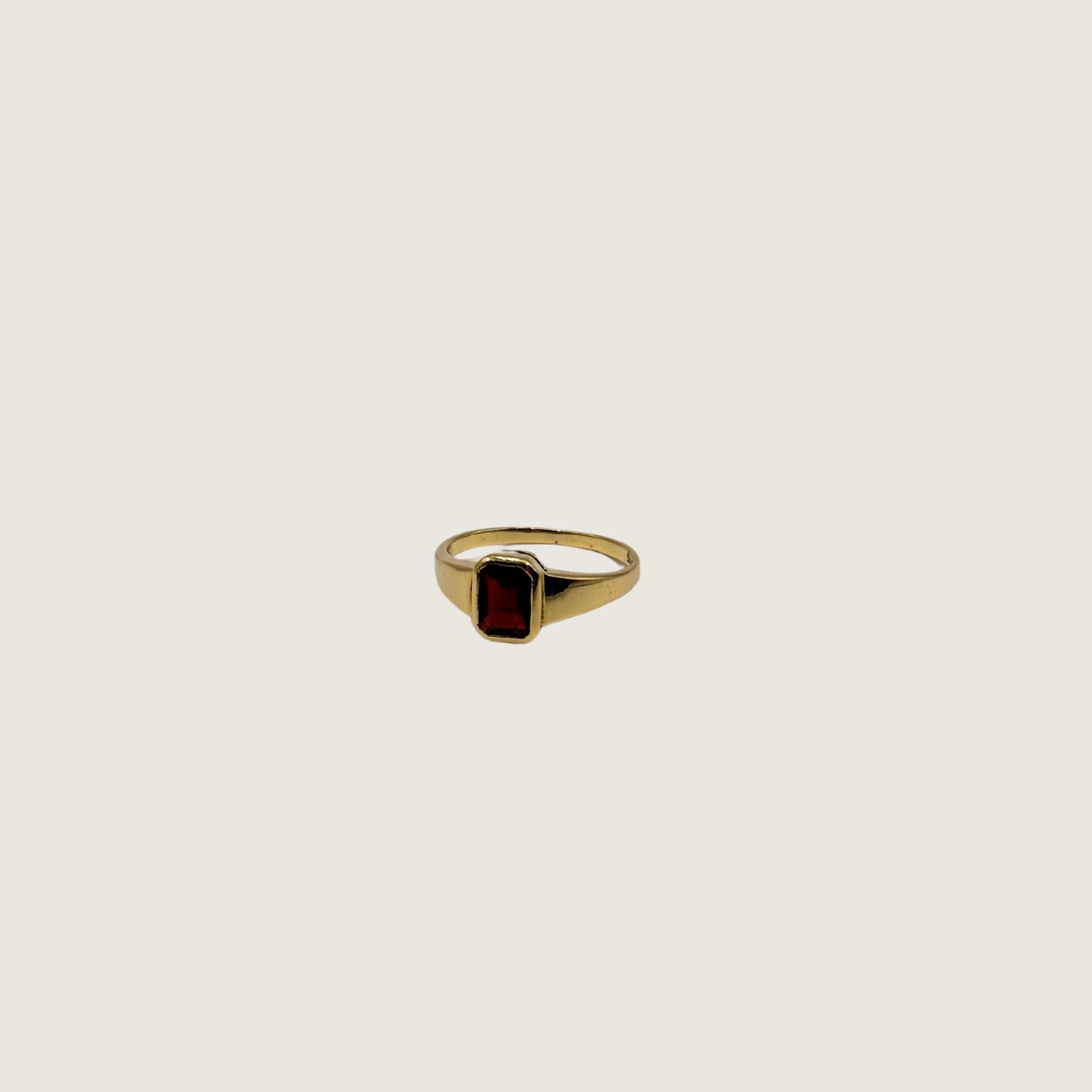 ZARA | 14k gouden ring met granaat