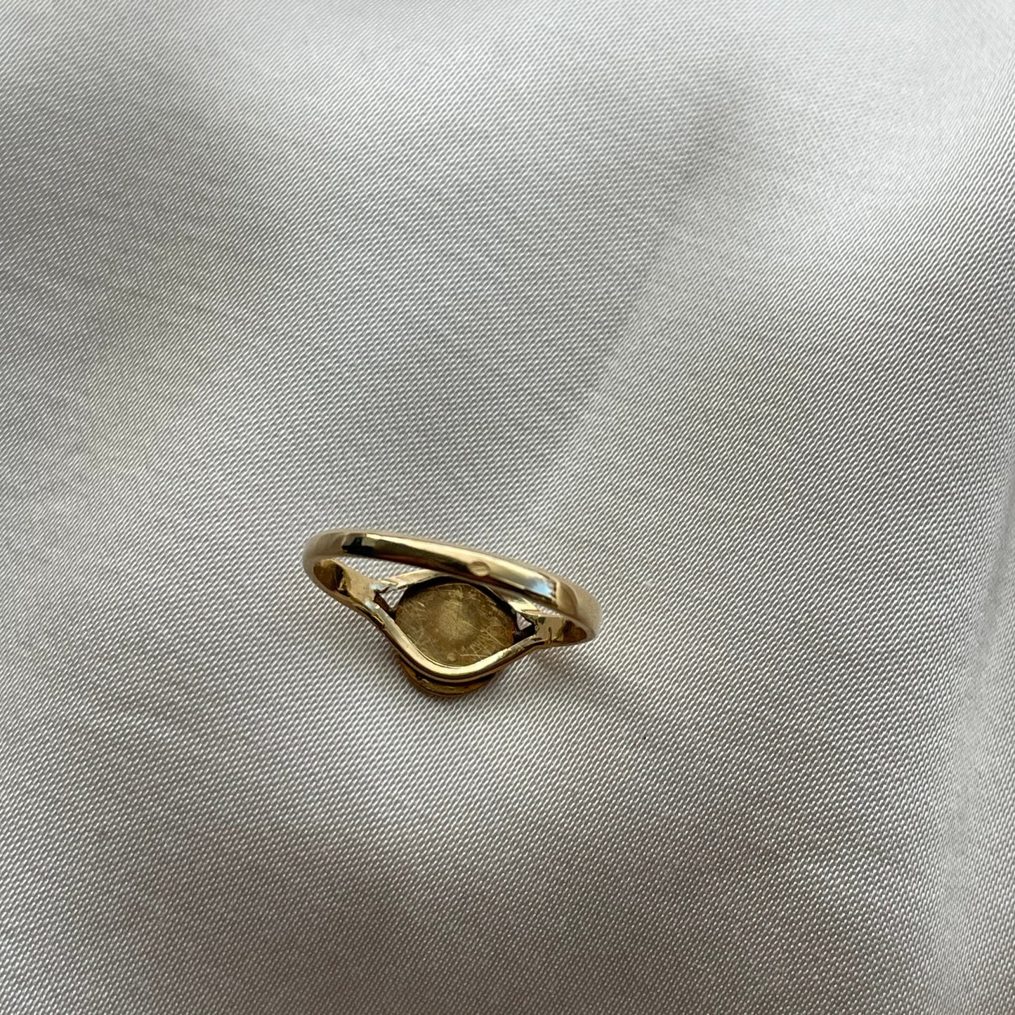 18K gouden vintage zegelring met de letter 'E'