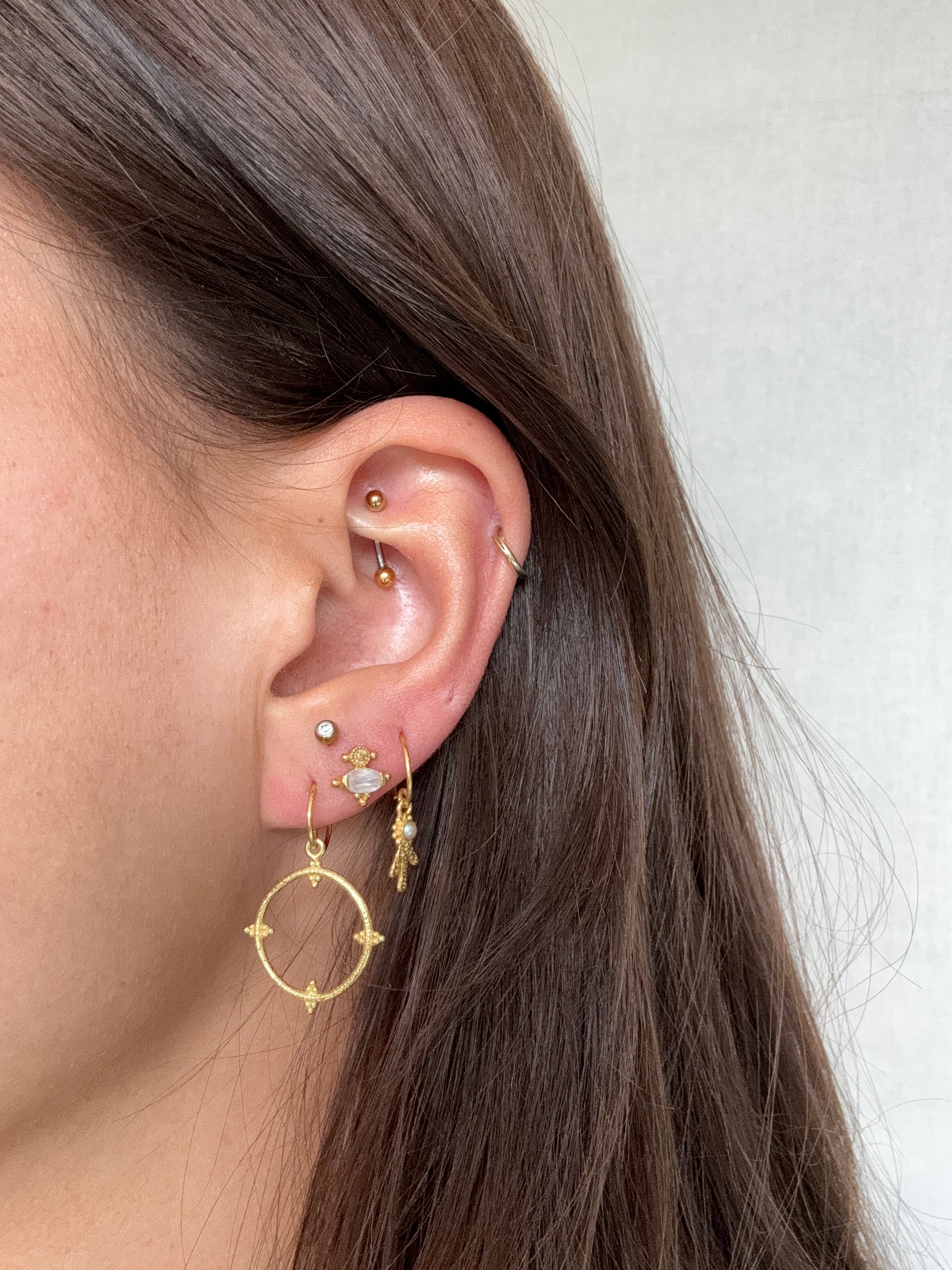 Earring hoop with dots